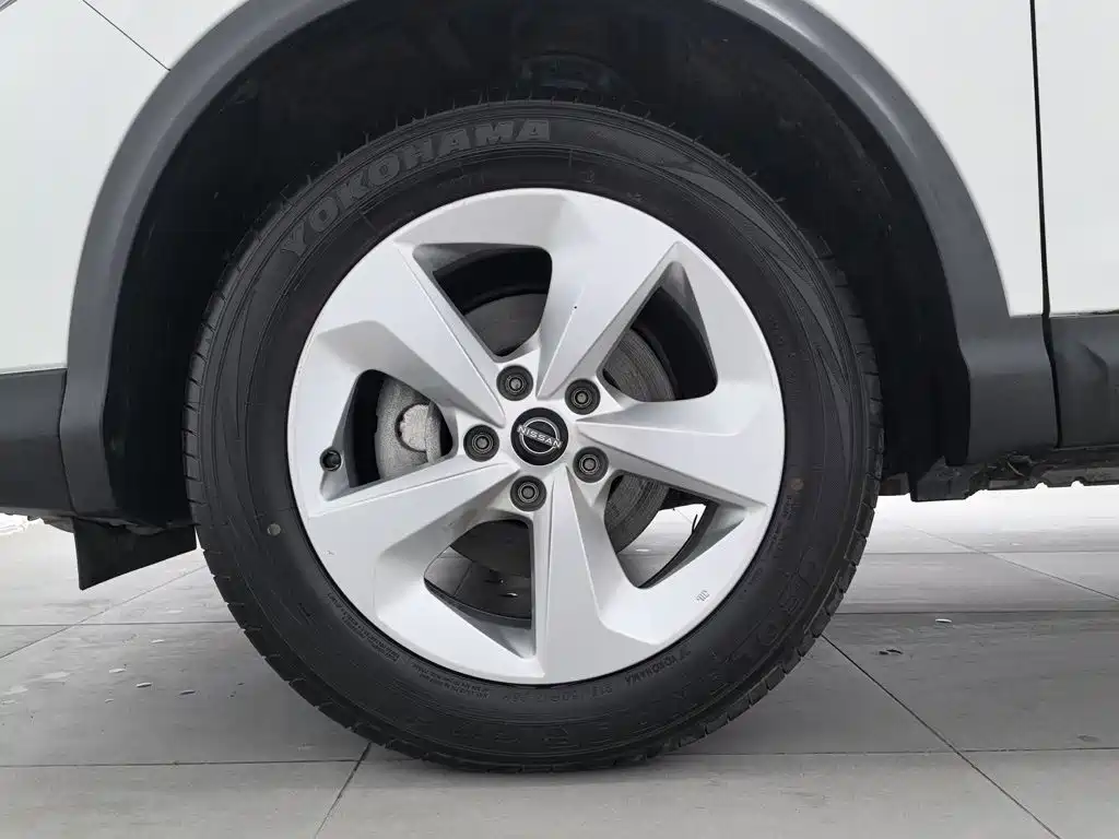 Nissan Qashqai — миниатюра 17