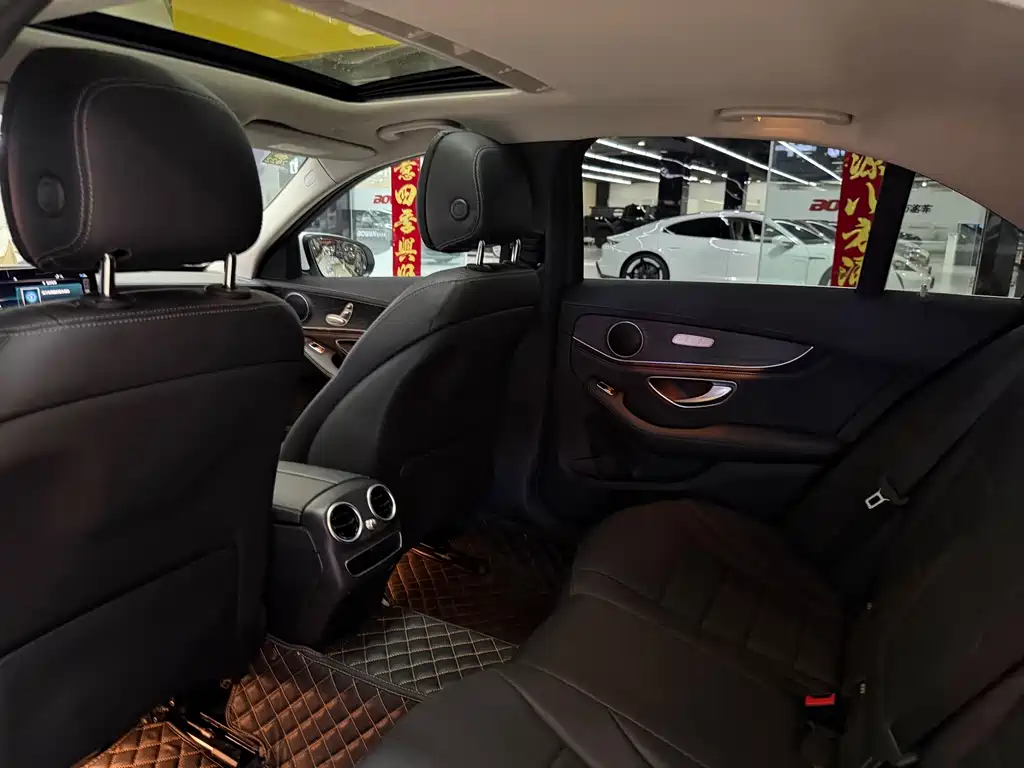 Mercedes-Benz C-Class — миниатюра 8