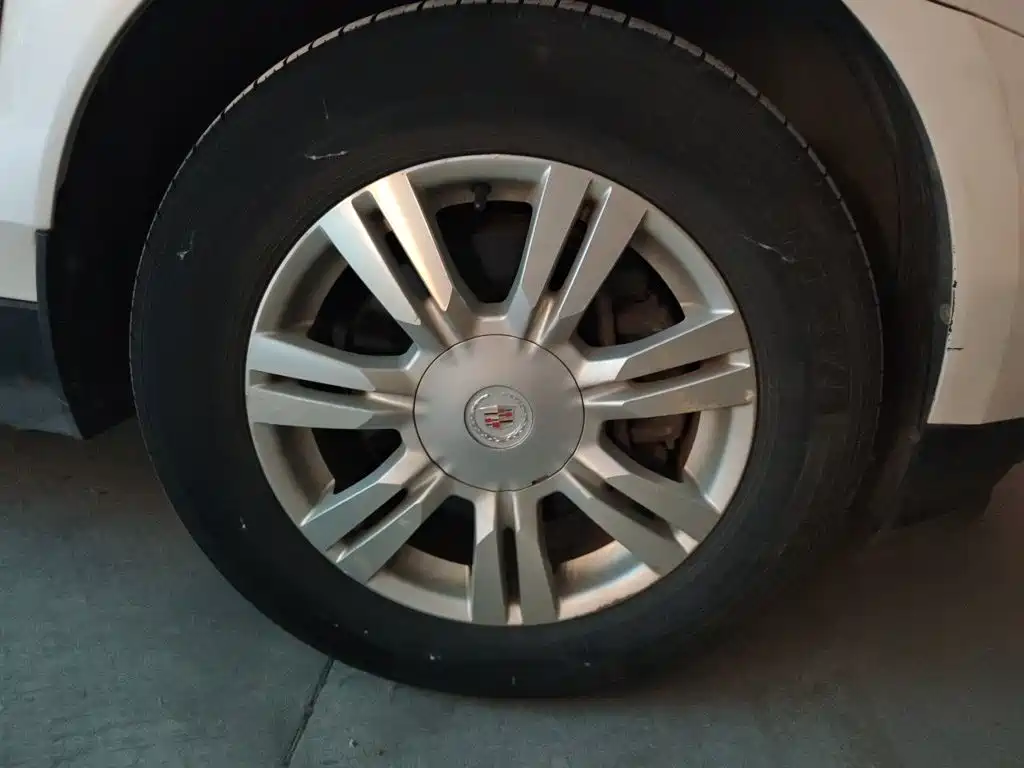 Cadillac SRX — миниатюра 8