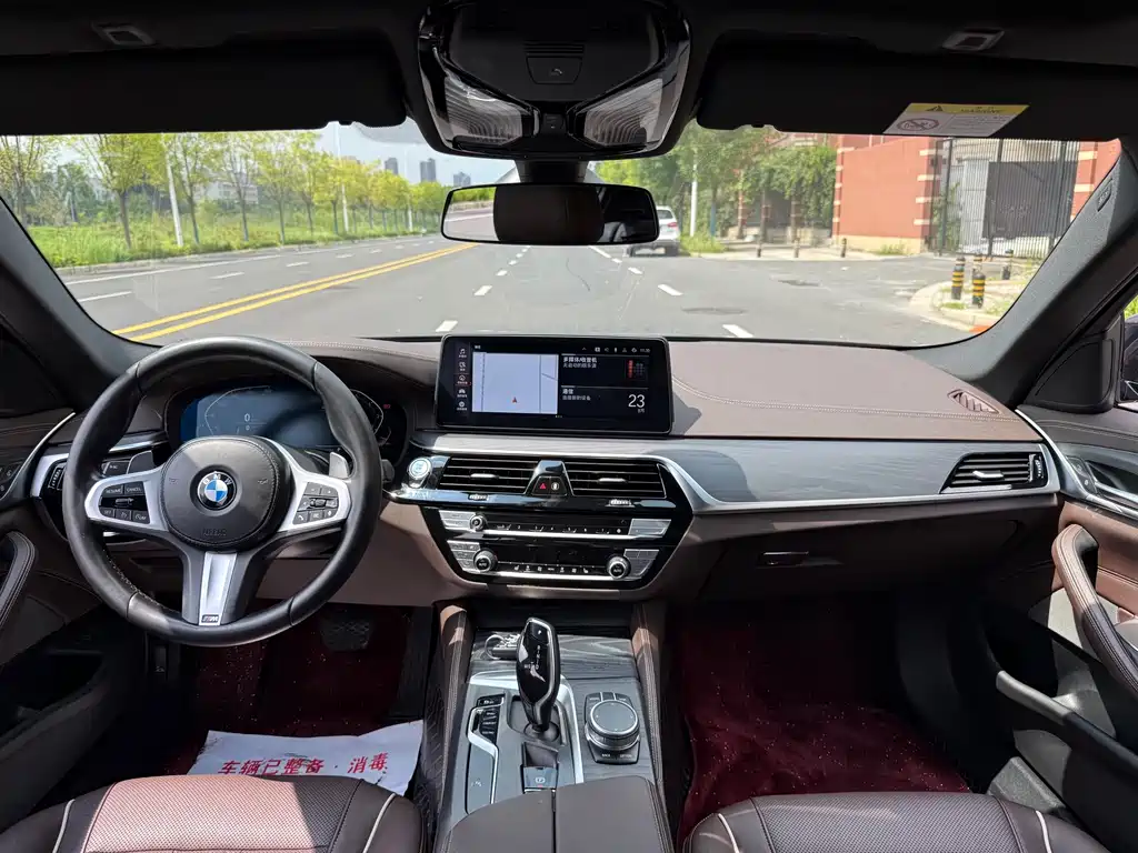 BMW 5 Series — миниатюра 5