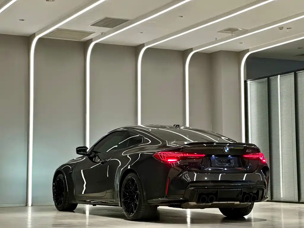 BMW M4 2024 M4
