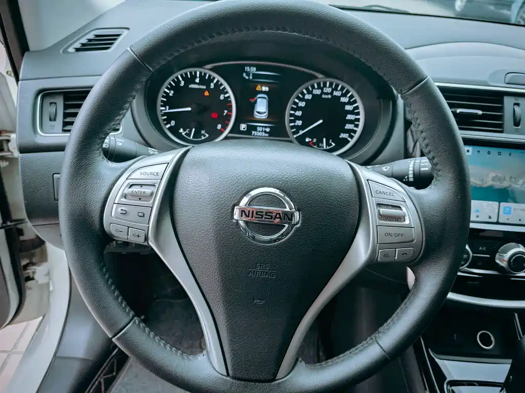Nissan Tiida — миниатюра 7