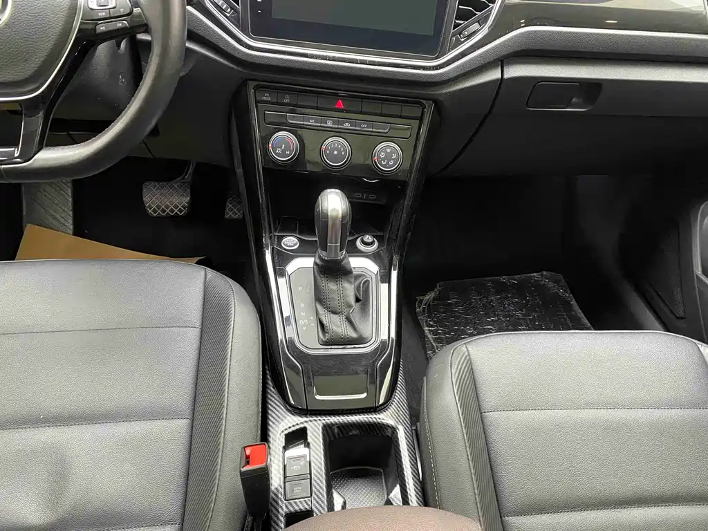 Volkswagen T-Roc — миниатюра 10