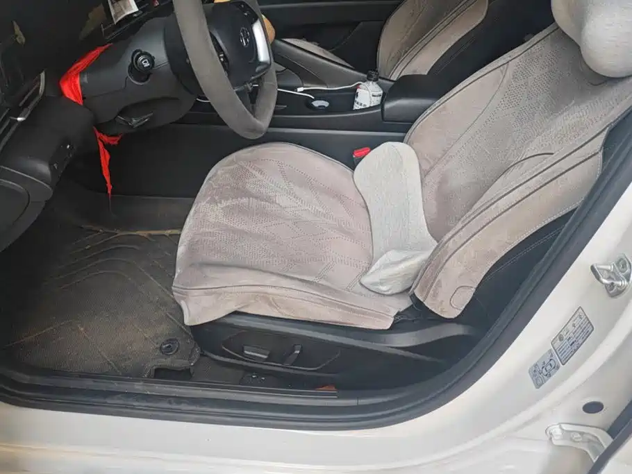 Hyundai Elantra — миниатюра 9