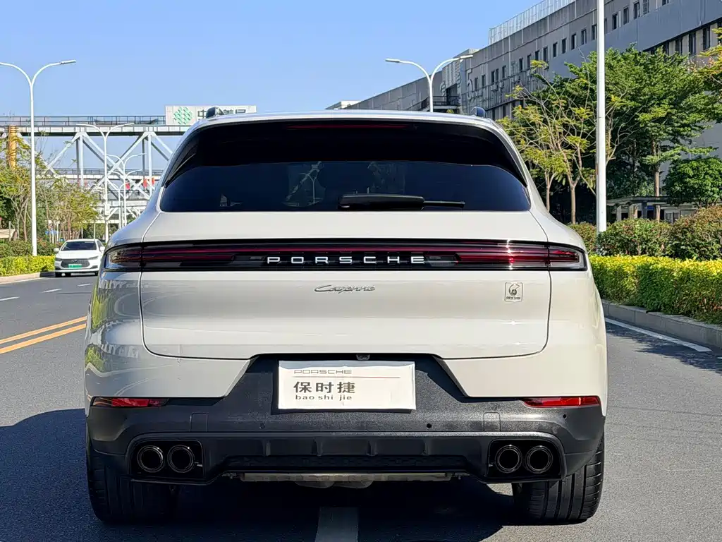 Porsche Cayenne — миниатюра 11