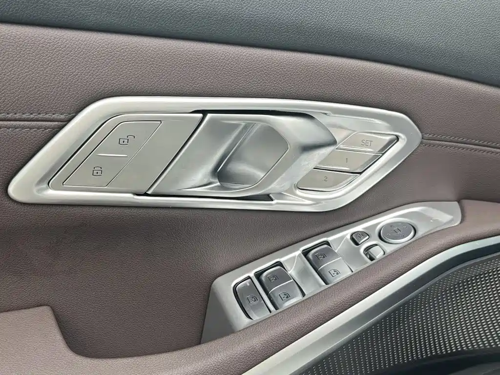 BMW 3 Series — миниатюра 14