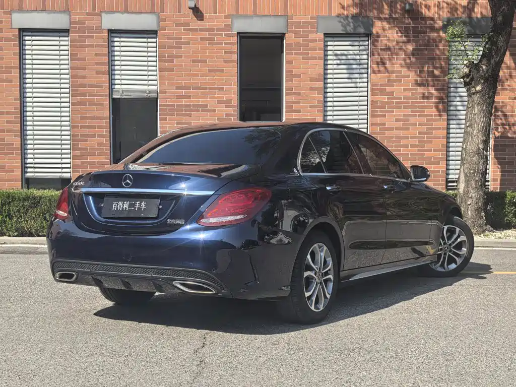 Mercedes-Benz C-Class — миниатюра 3