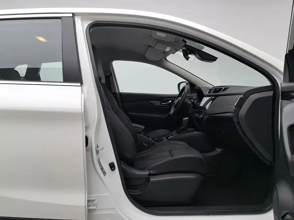 Nissan Qashqai — миниатюра 23