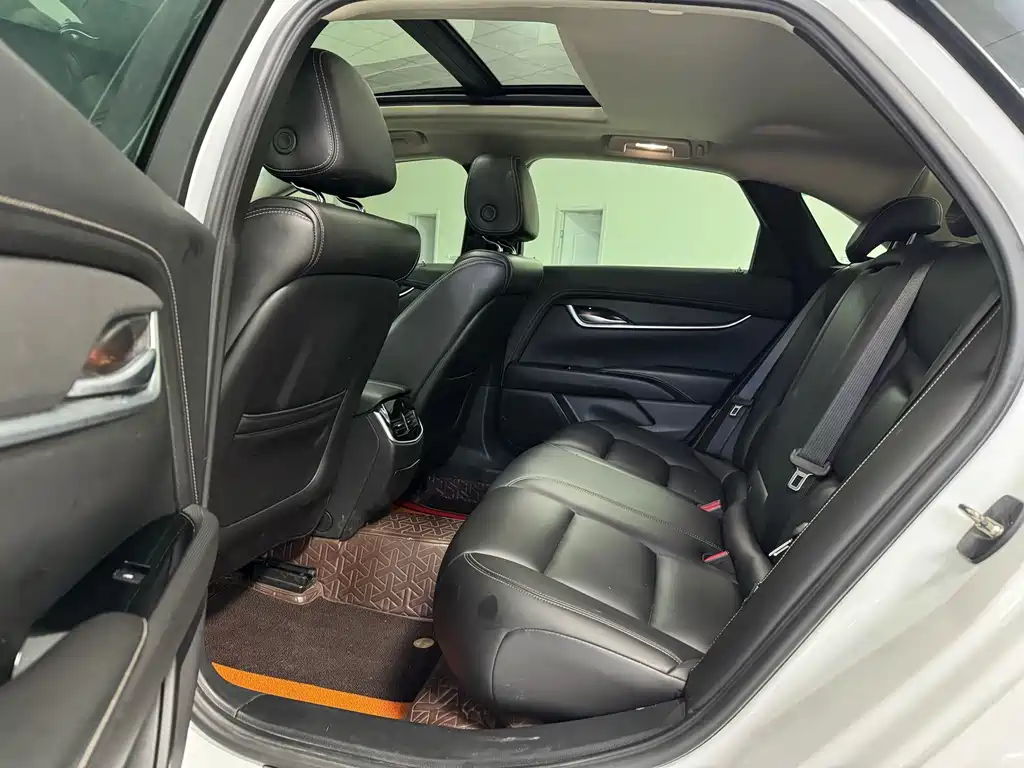 Cadillac XTS — миниатюра 6
