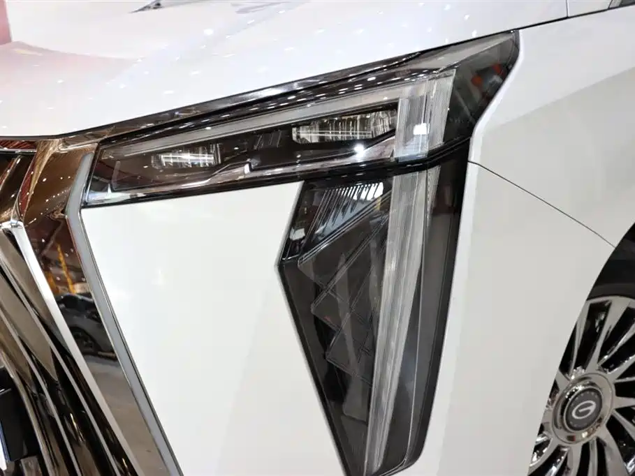 GAC M8