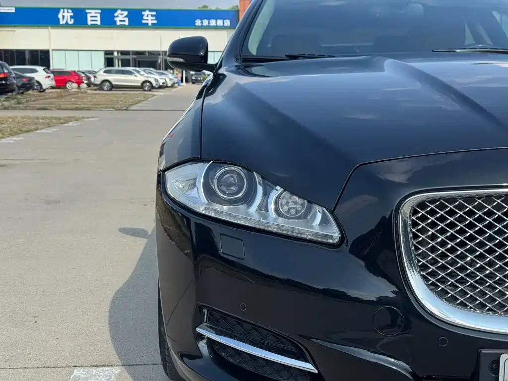 Jaguar XJ — миниатюра 15