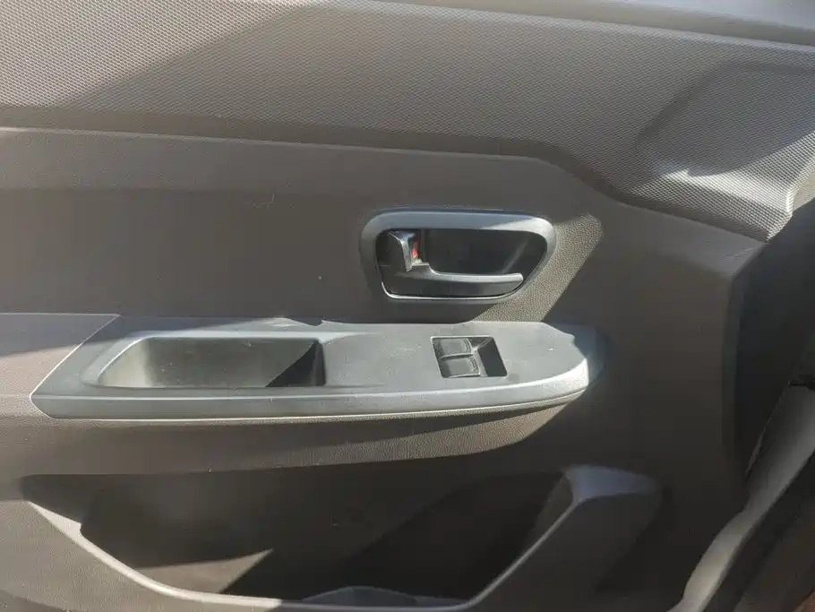 Wuling Hongguang V — миниатюра 7