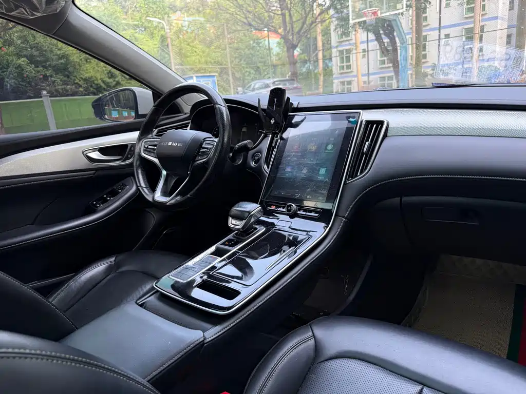 Roewe i6 MAX New Energy — миниатюра 11