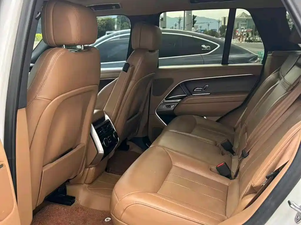 Land Rover Range Rover — миниатюра 6