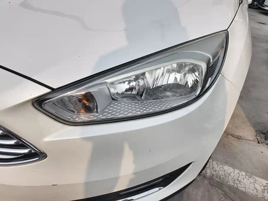 Ford Focus — миниатюра 5