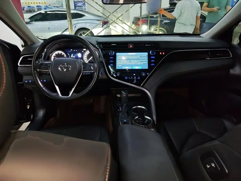 Toyota Camry — миниатюра 10