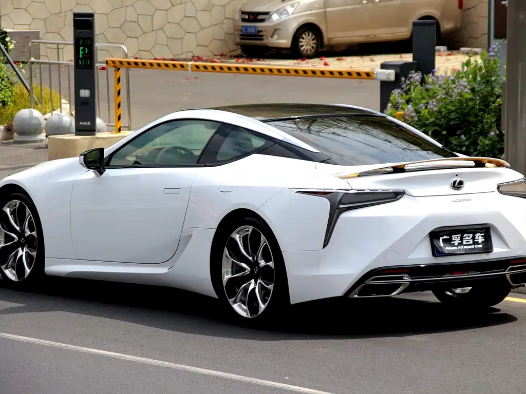 LEXUS LC
