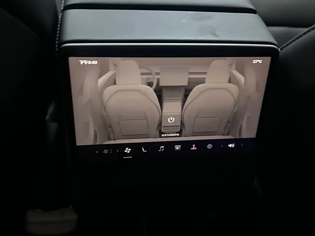 Tesla Model 3 — миниатюра 10