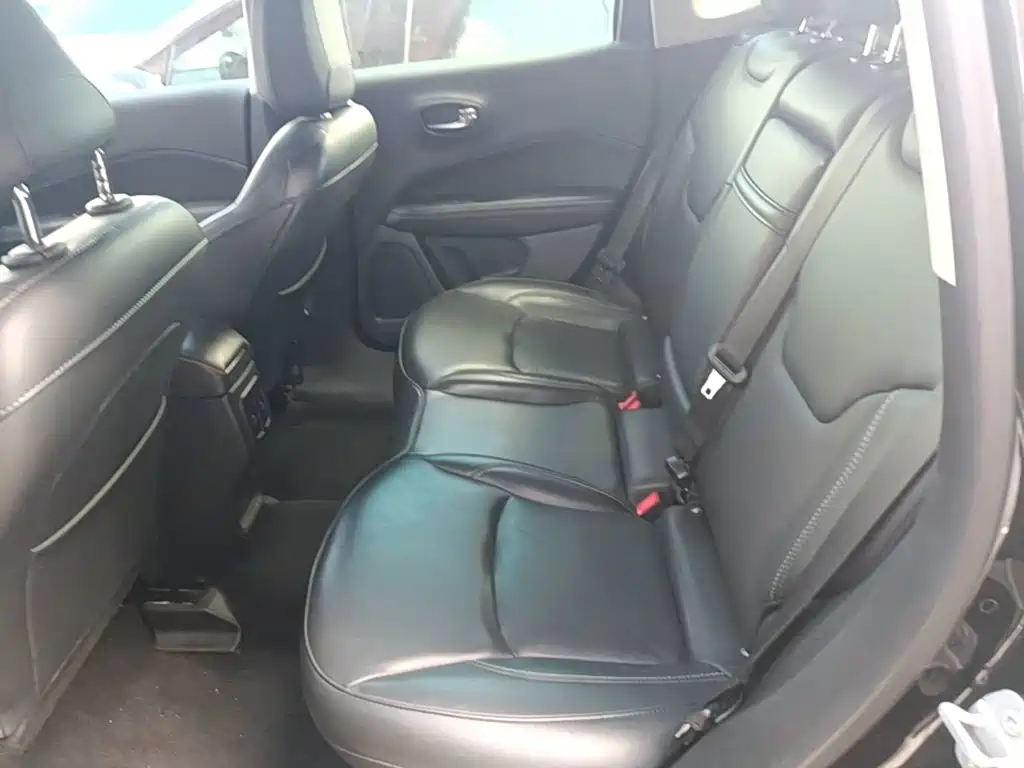 Jeep Compass — миниатюра 17