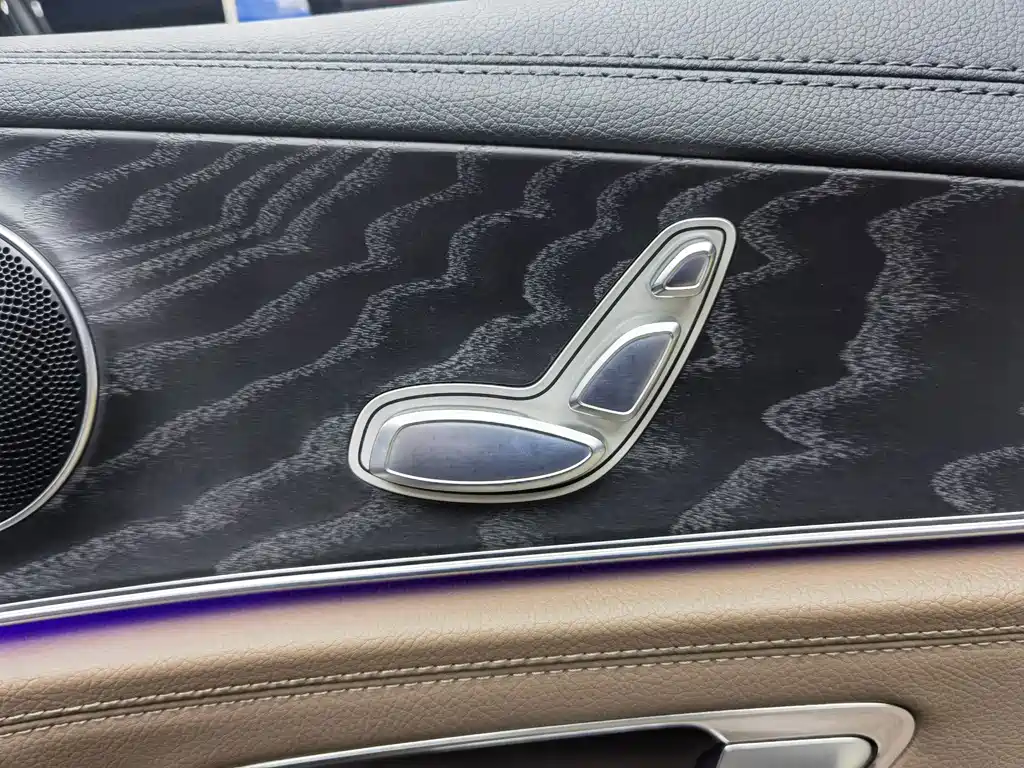 Mercedes-Benz E-Class — миниатюра 16
