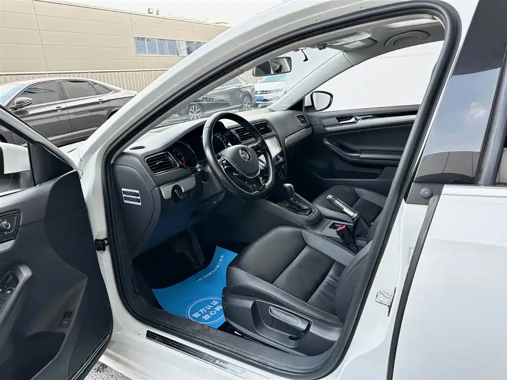 Volkswagen Sagitar — миниатюра 30