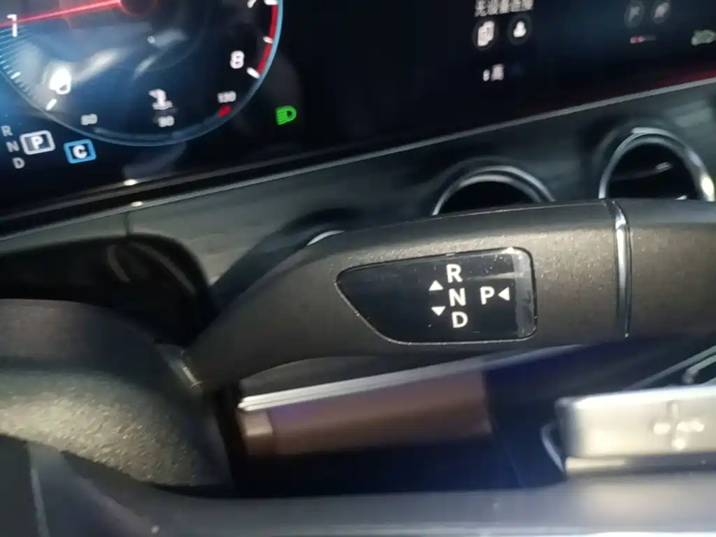 Mercedes-Benz E-Class — миниатюра 14