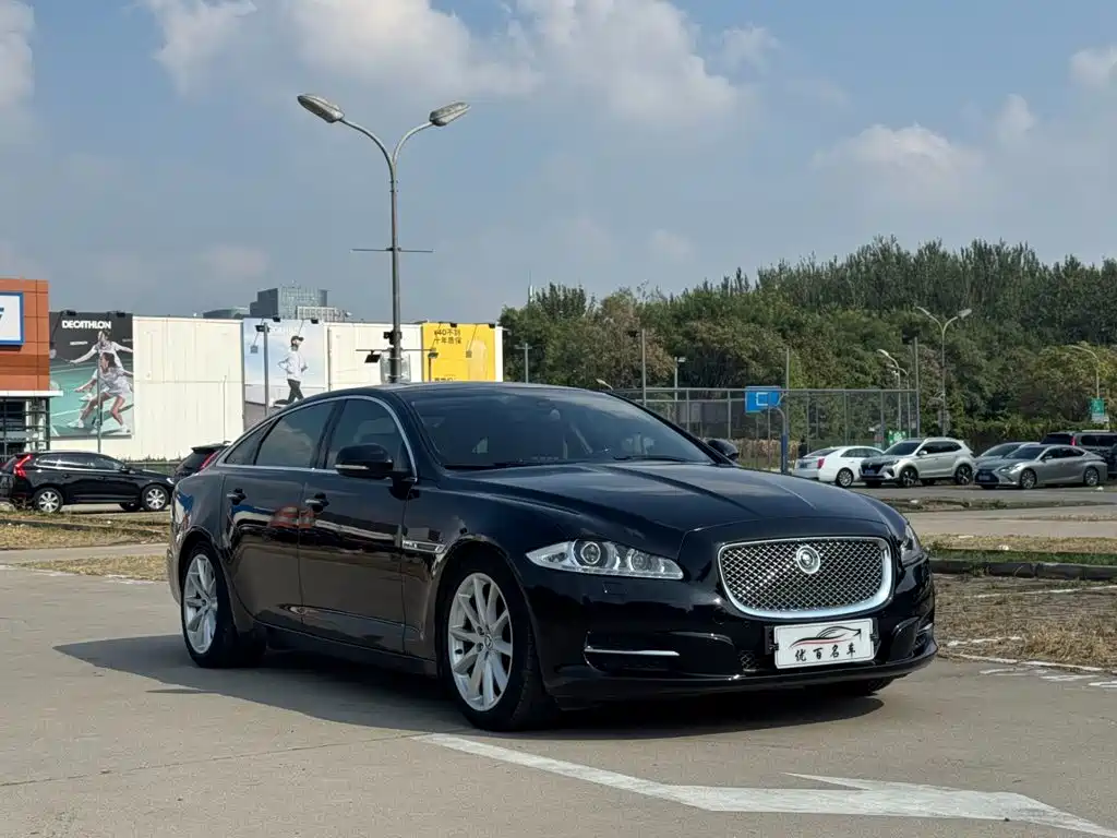 Jaguar XJ — миниатюра 3