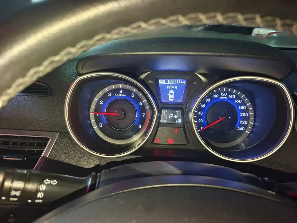 Hyundai Elantra Langdong — миниатюра 10