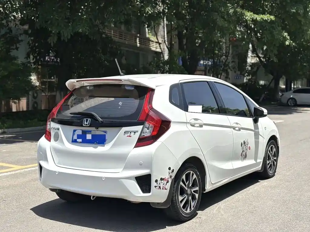 Honda Fit — миниатюра 8