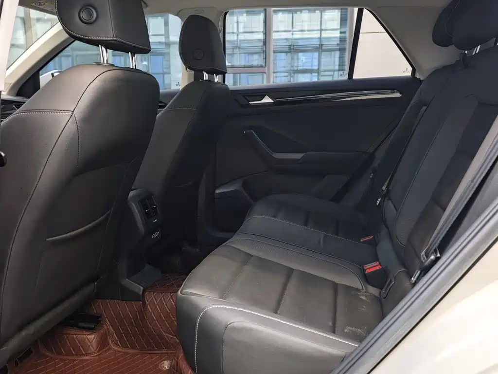 VOLKSWAGEN T ROC EXPLORING SONGS