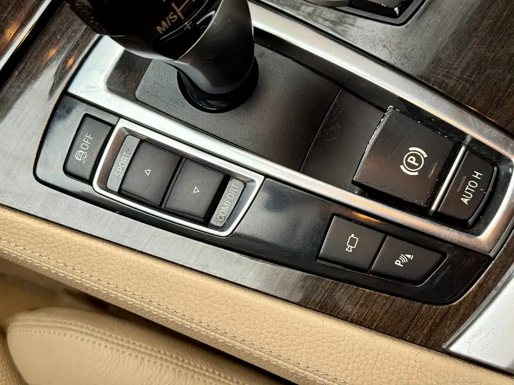 BMW 7 Series — миниатюра 18