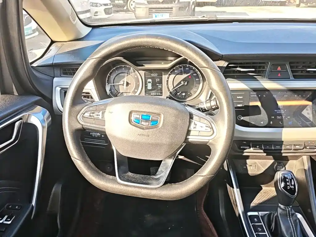 Geely Vision X3 — миниатюра 11