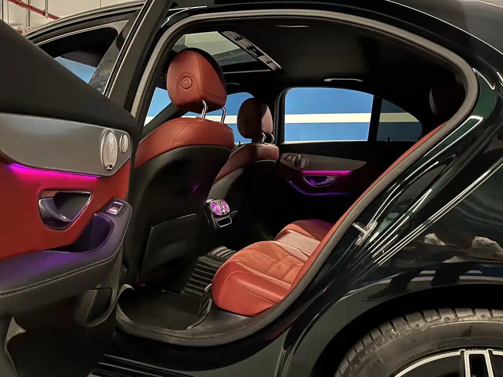 Mercedes-Benz C-Class — миниатюра 8