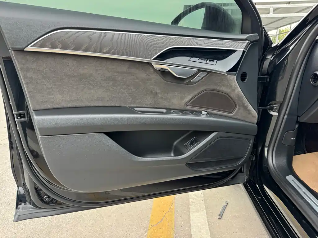 Audi A8 2022 A8L 50 TFSI quattro Comfort