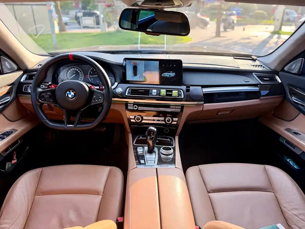 BMW 7 Series — миниатюра 6