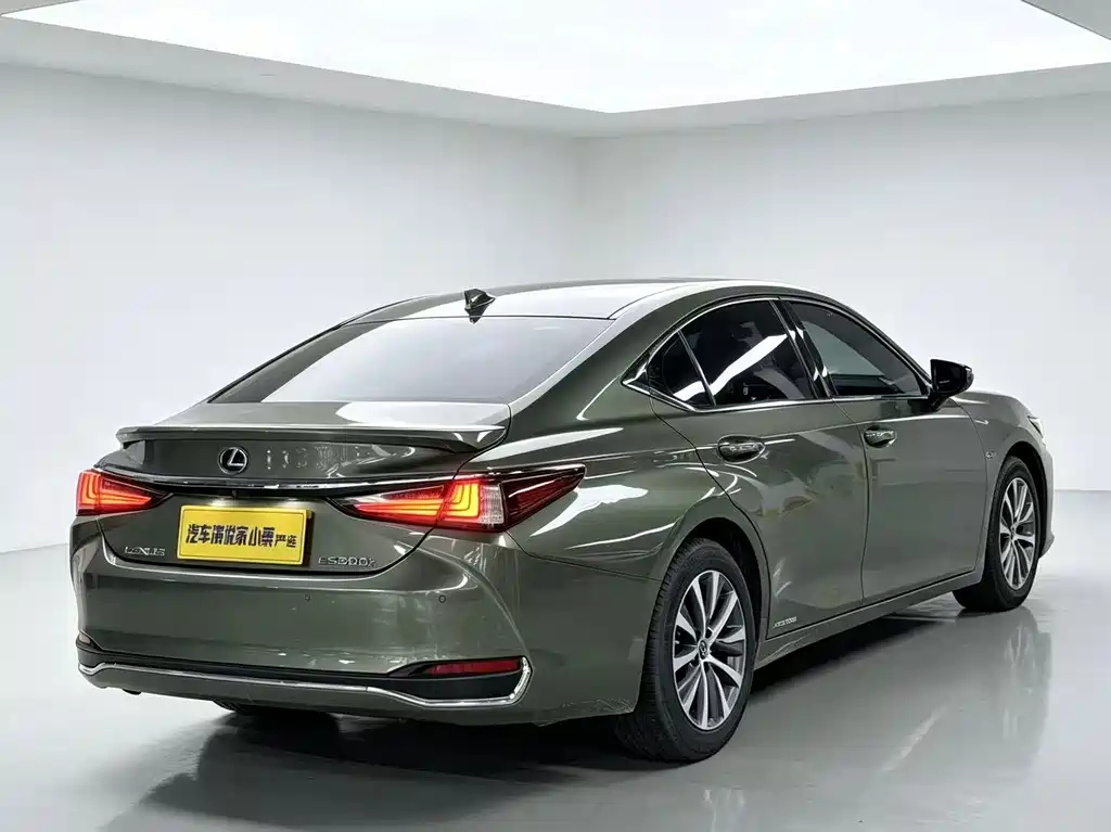 Lexus ES — миниатюра 7