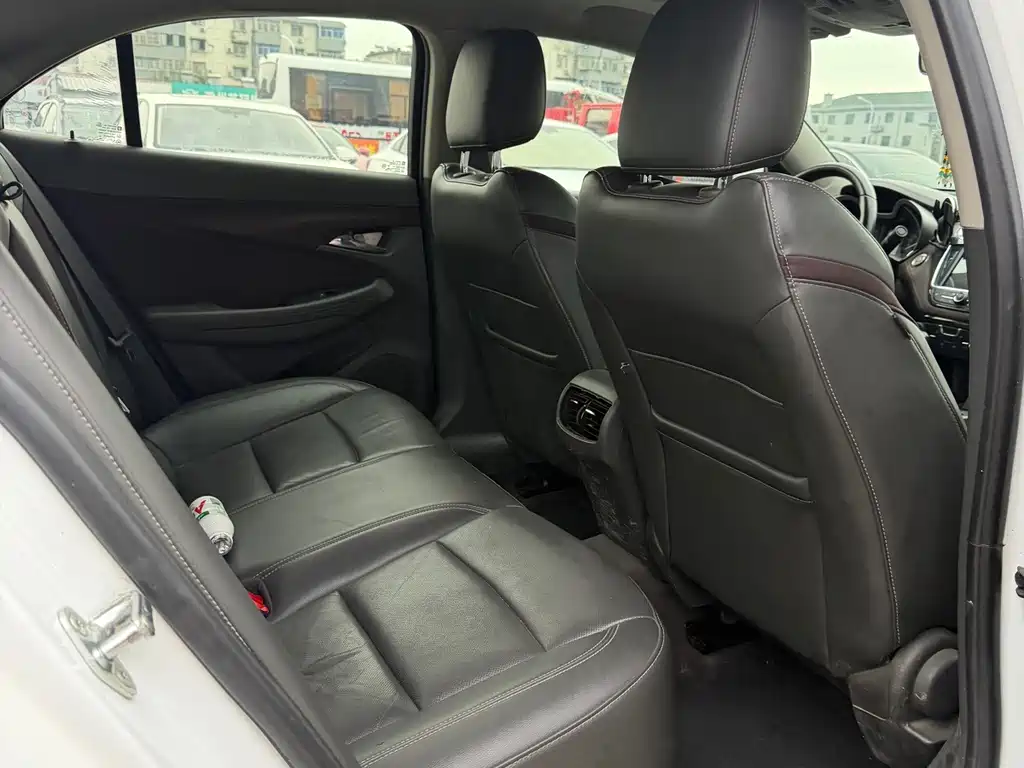 Chevrolet Malibu — миниатюра 8