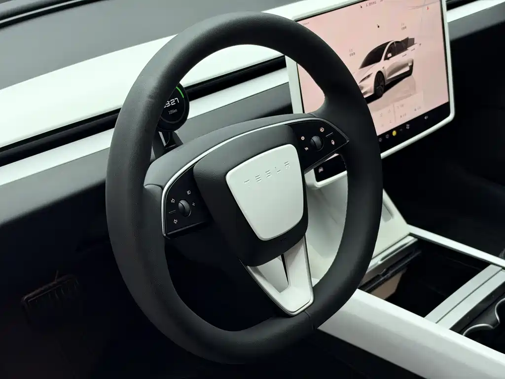 Tesla Model 3 — миниатюра 4