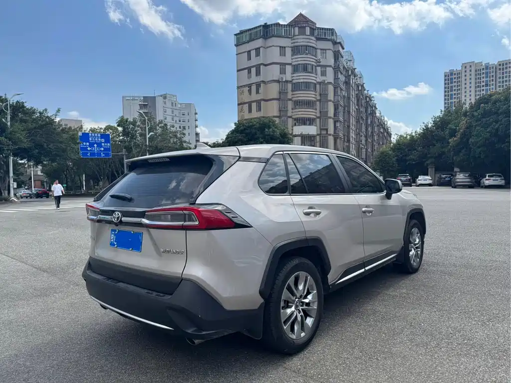 Toyota Wildlander — миниатюра 7