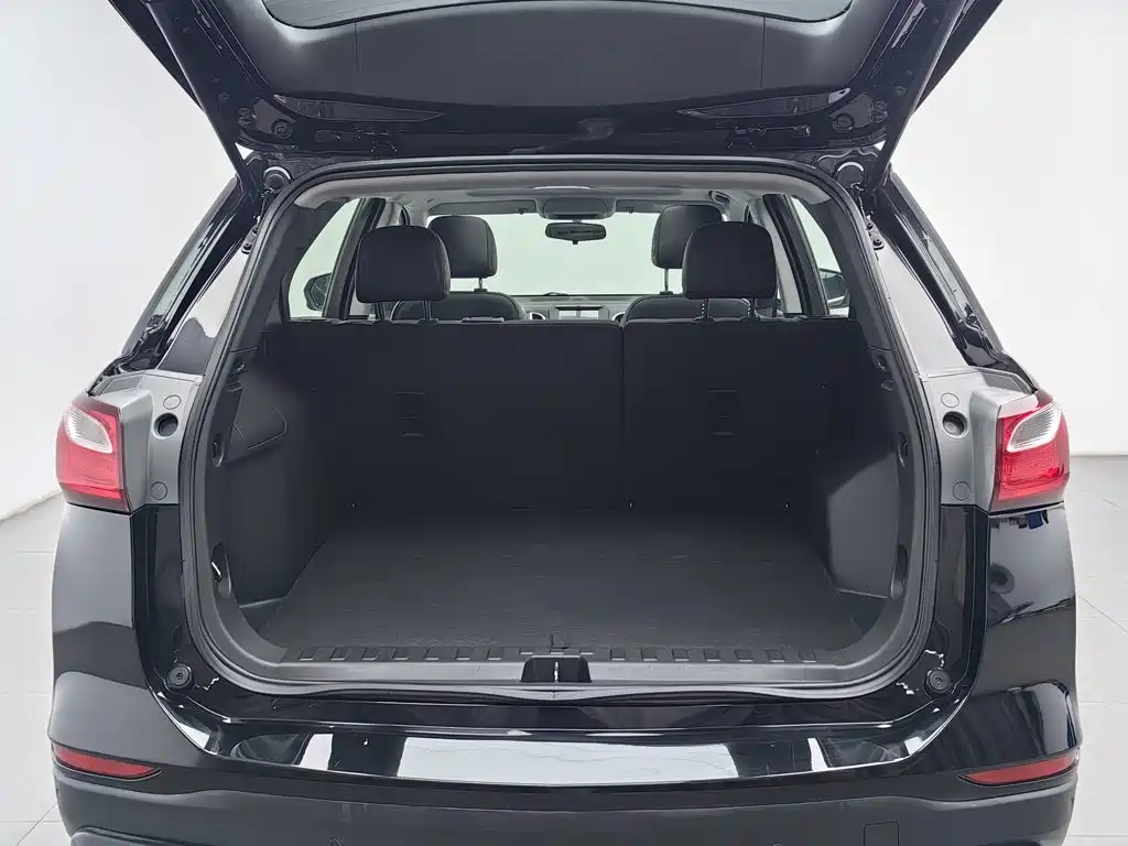 Chevrolet Equinox — миниатюра 16