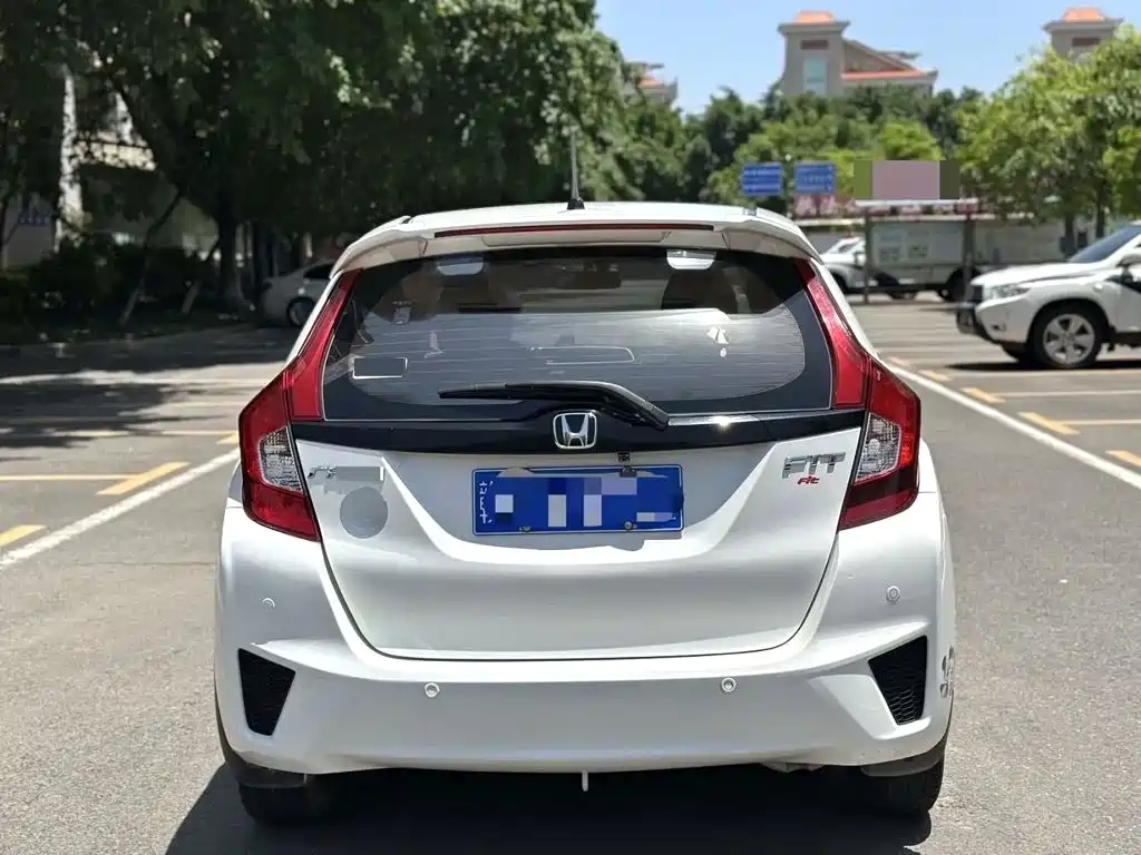 Honda Fit — миниатюра 4