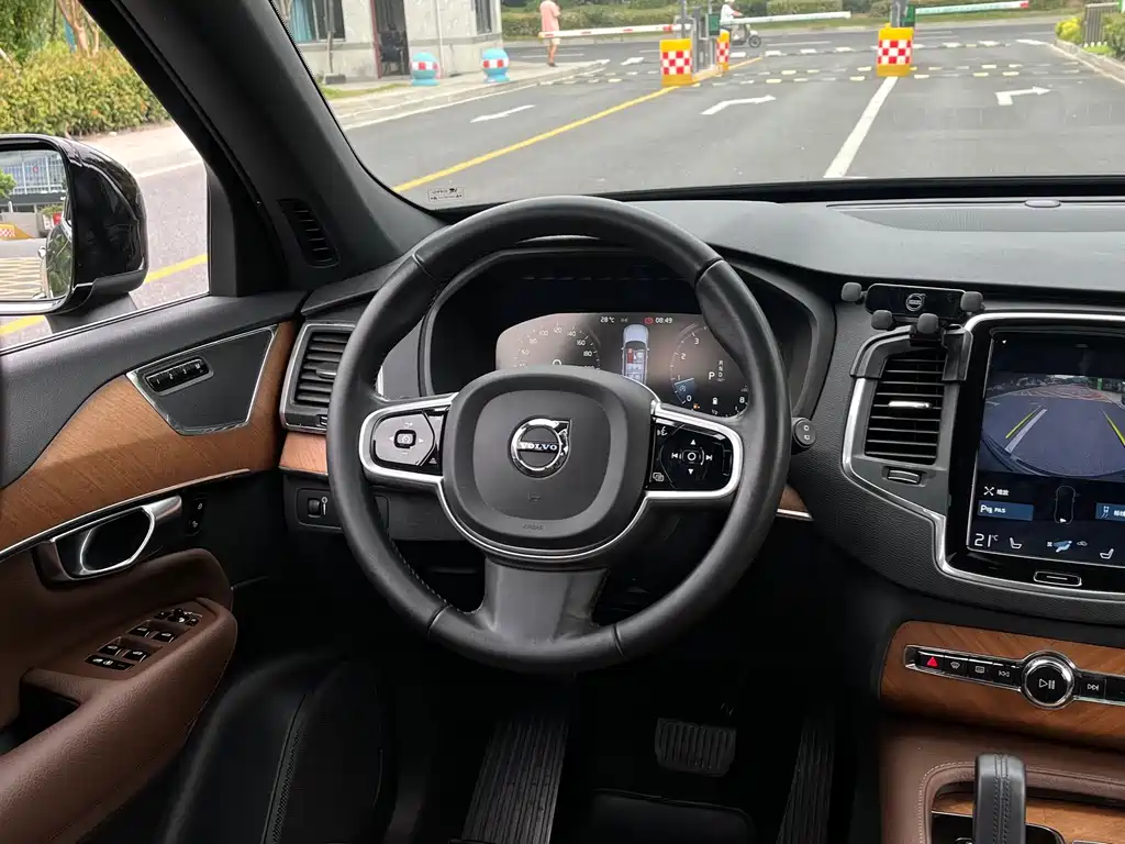Volvo XC90 — миниатюра 20