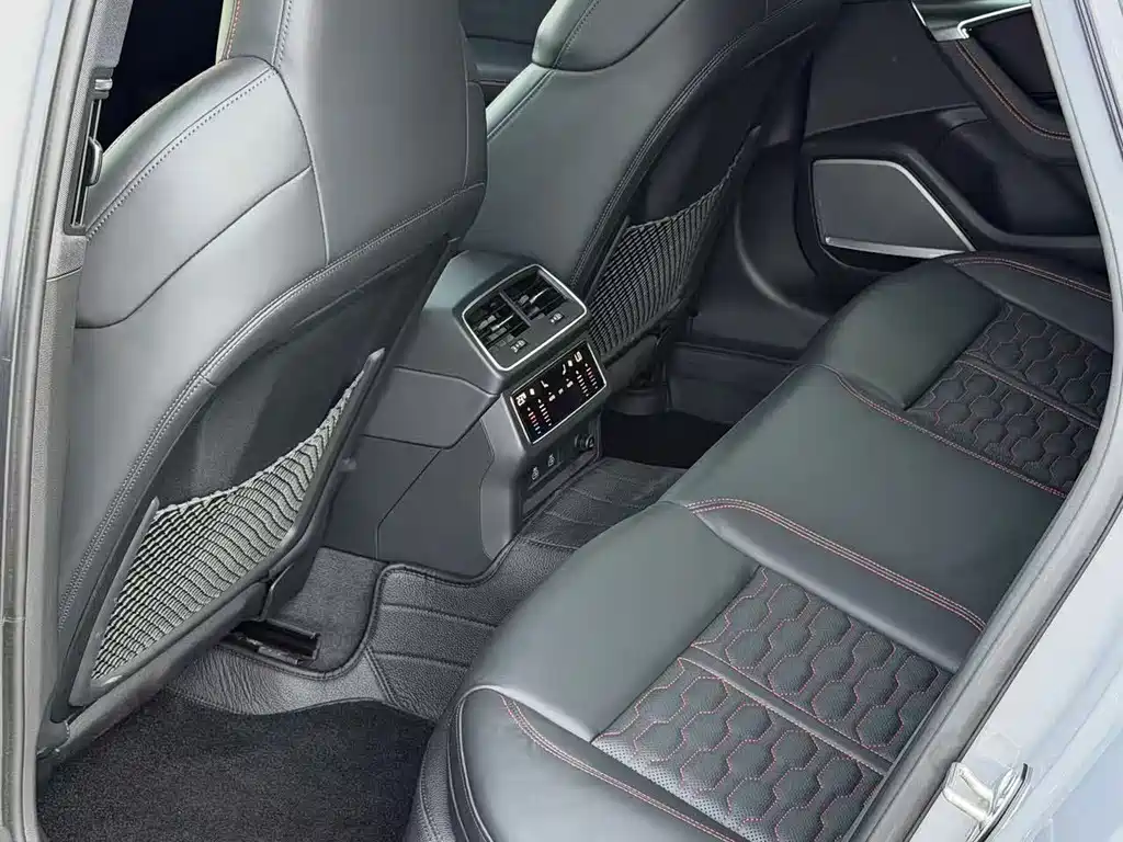 Audi RS 6 — миниатюра 10