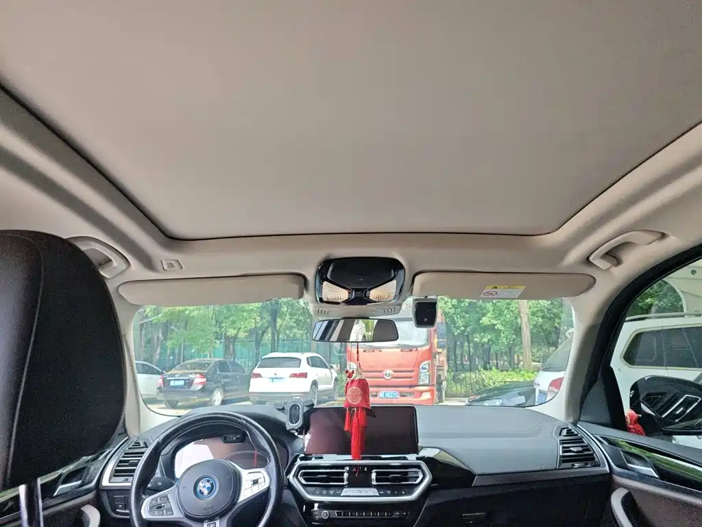 BMW iX3 — миниатюра 9