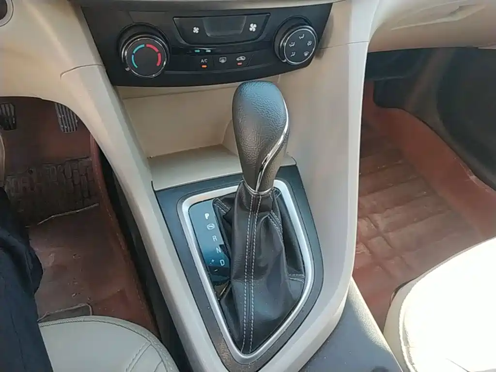 Buick Excelle — миниатюра 14