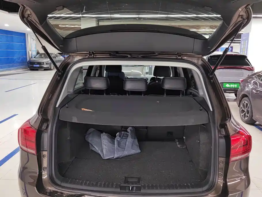 Volkswagen Tiguan — миниатюра 4