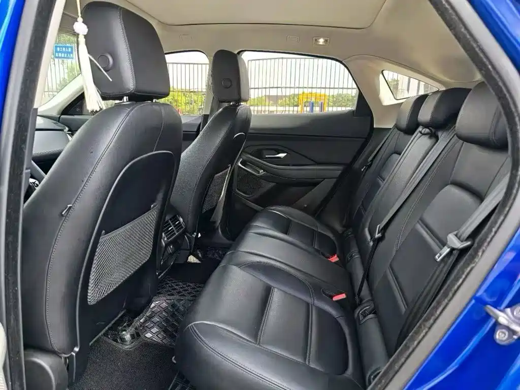 Jaguar E-PACE — миниатюра 17