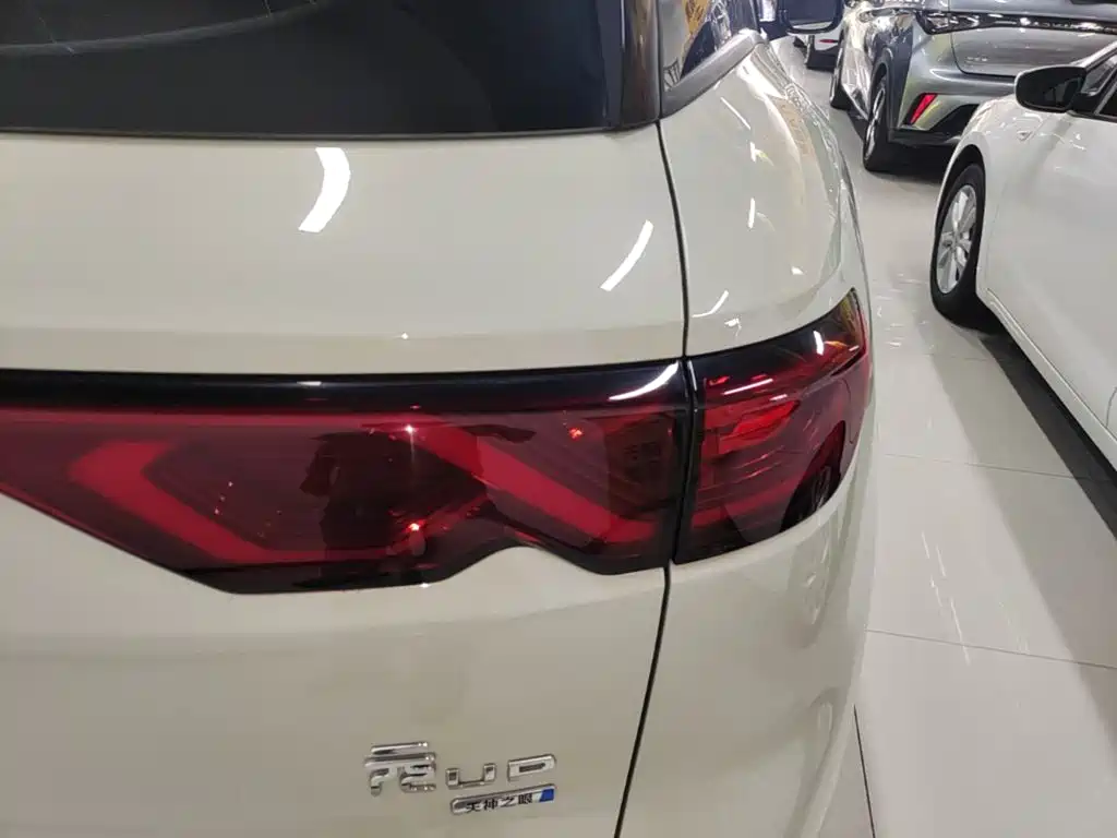 BYD Yuan UP — миниатюра 8