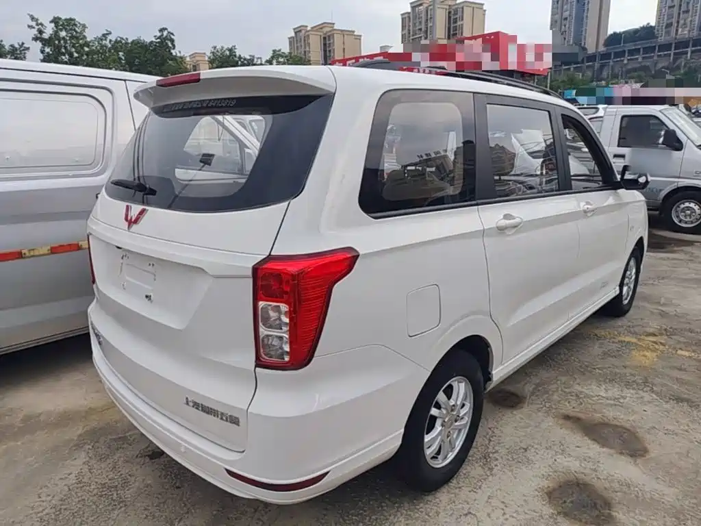 Wuling Hongguang — миниатюра 7