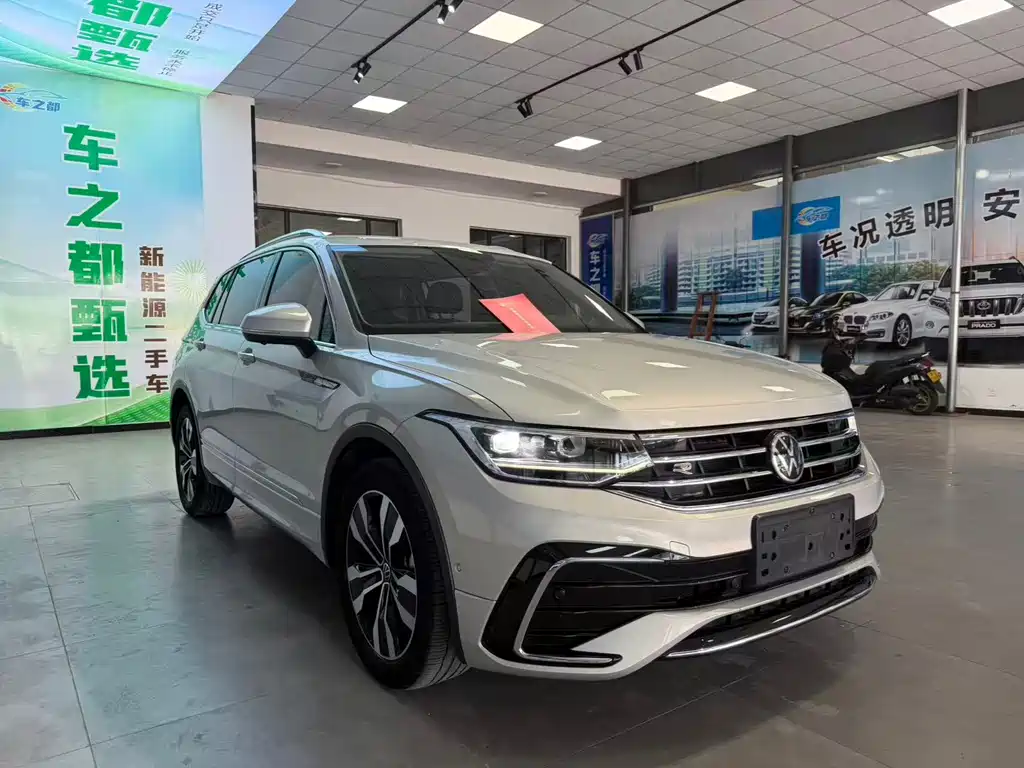 Volkswagen Tiguan L — миниатюра 3